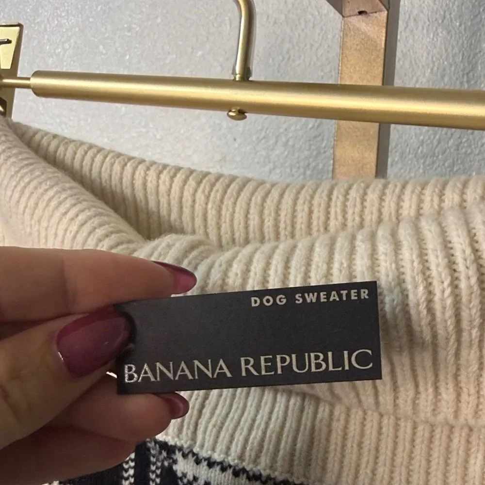 Banana Republic Black and Cream Plaid Dog jacket- Size XL